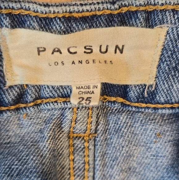 Pacsun Denim Mini Skirt Embroidered Red Rose Sz 25 - Picture 3 of 3